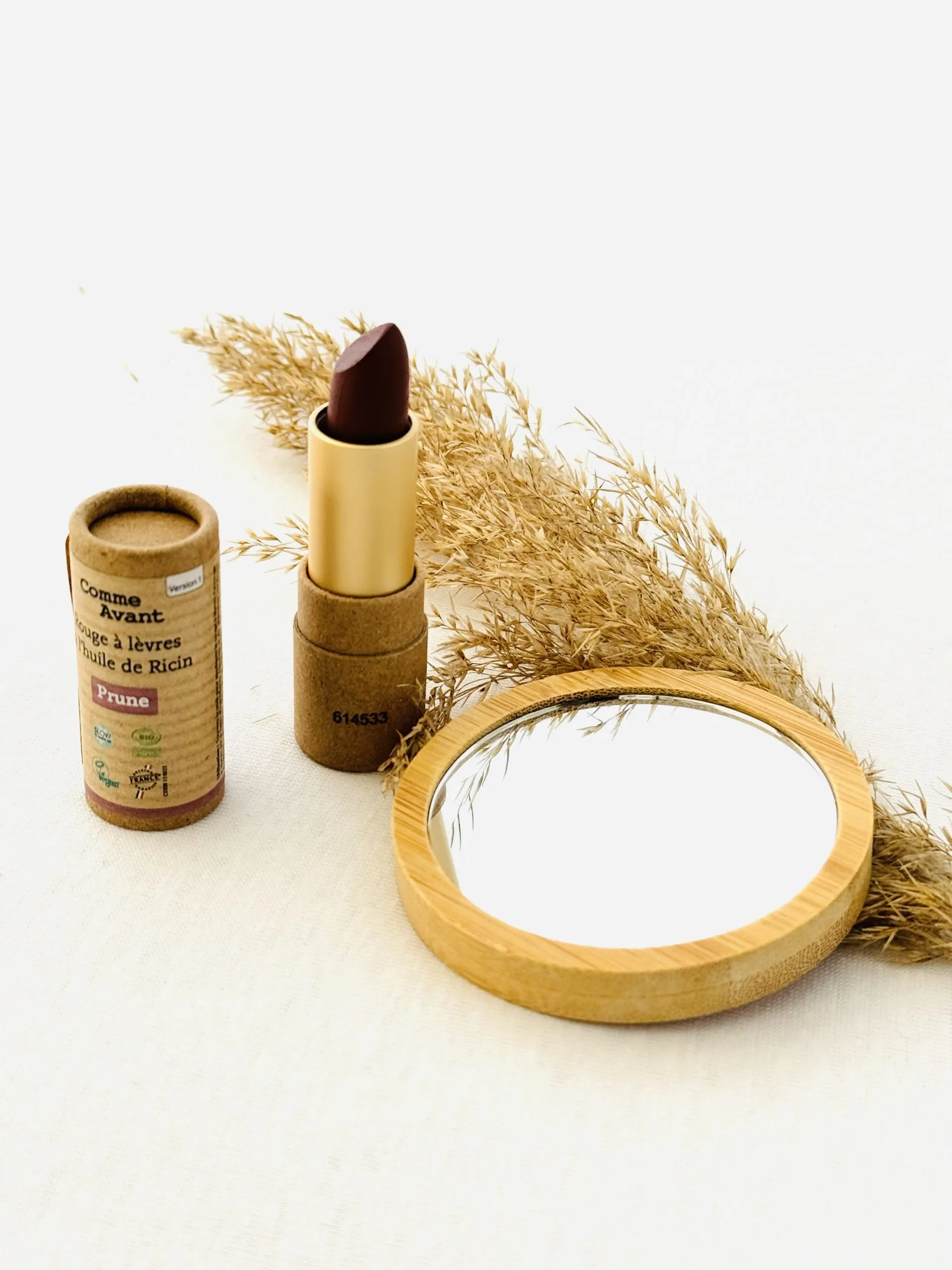 Rouge à Lèvres Prune et son miroir – Beauté Naturelle pour Futures Mamans