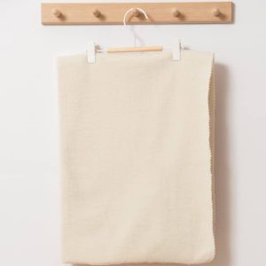 Couverture bébé en polaire de laine mérinos bio – écru Reiff Strick