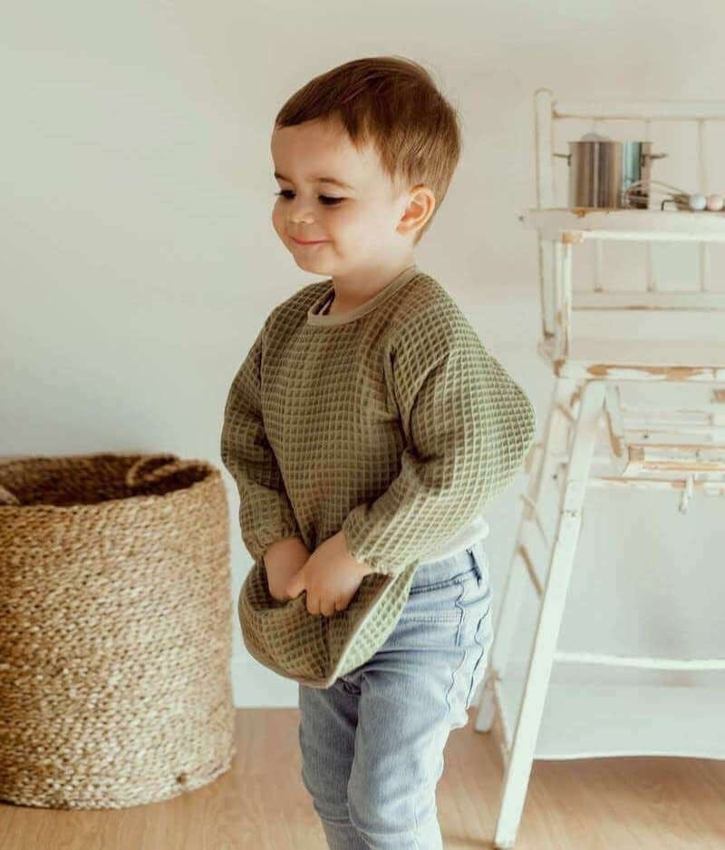 Bavoir à manches nid d’abeille – Image 6