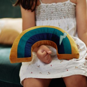 Doudou musical arc en ciel